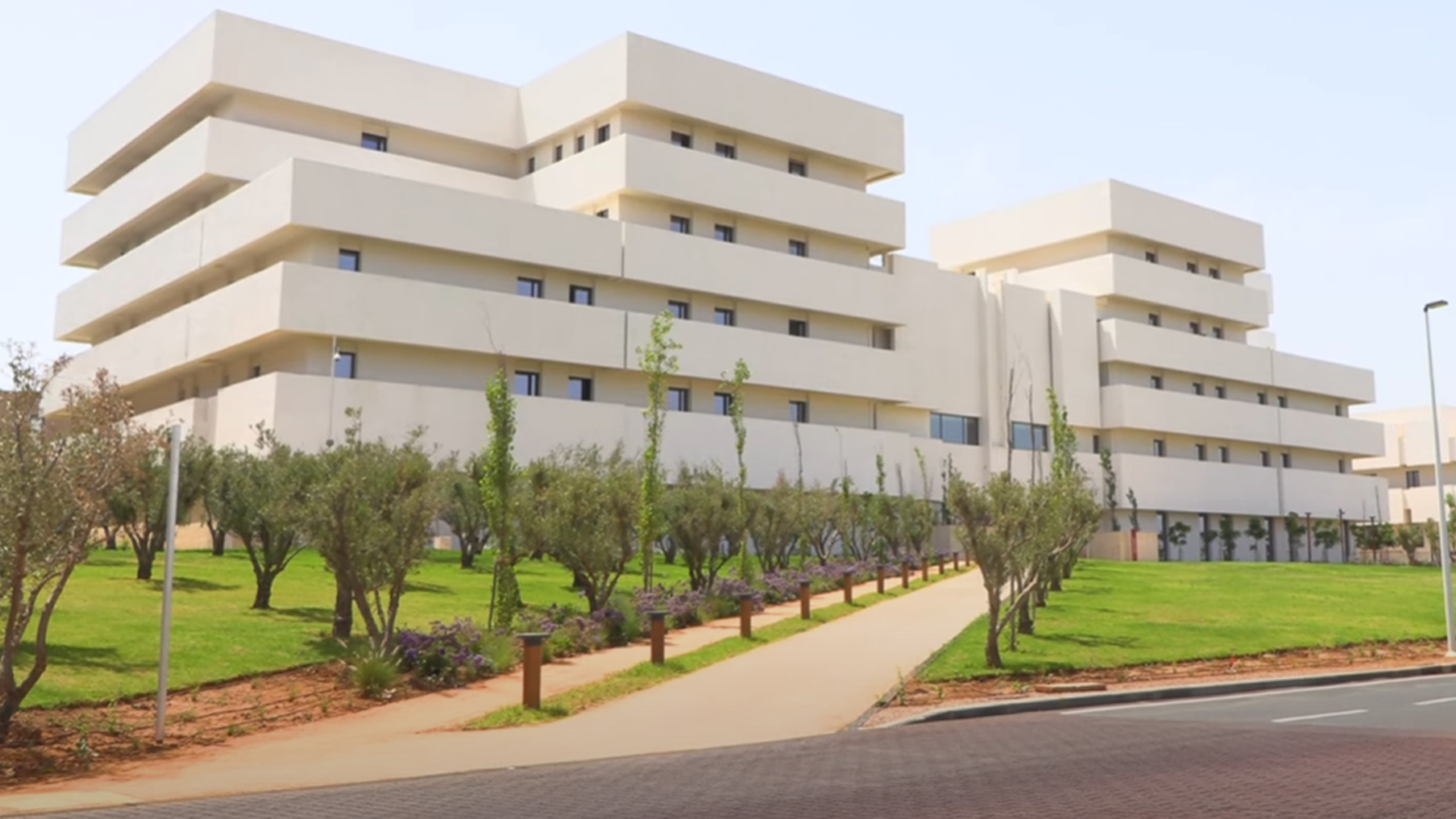 مدرسة الفنون والمهن.. فضاء التميز والابتكار وتحقيق الأحلام